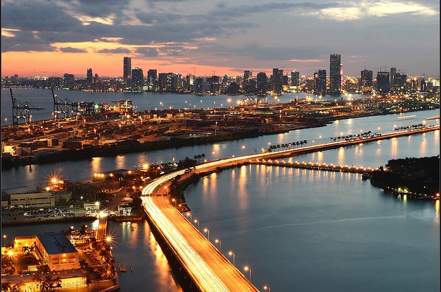 迈阿密都市夜景